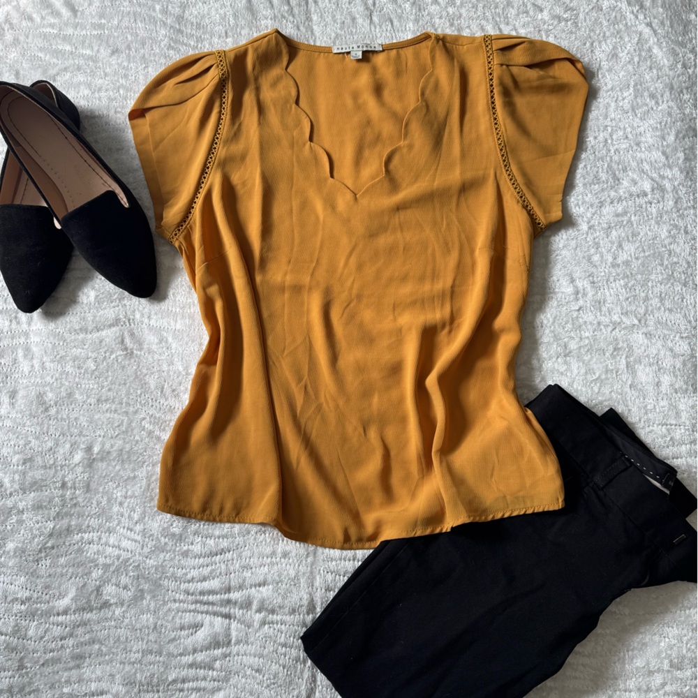 NEW!💕 Haute Monde Mustard Blouse
